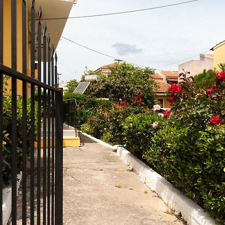 Kates apartments Kavos Bagian luar foto