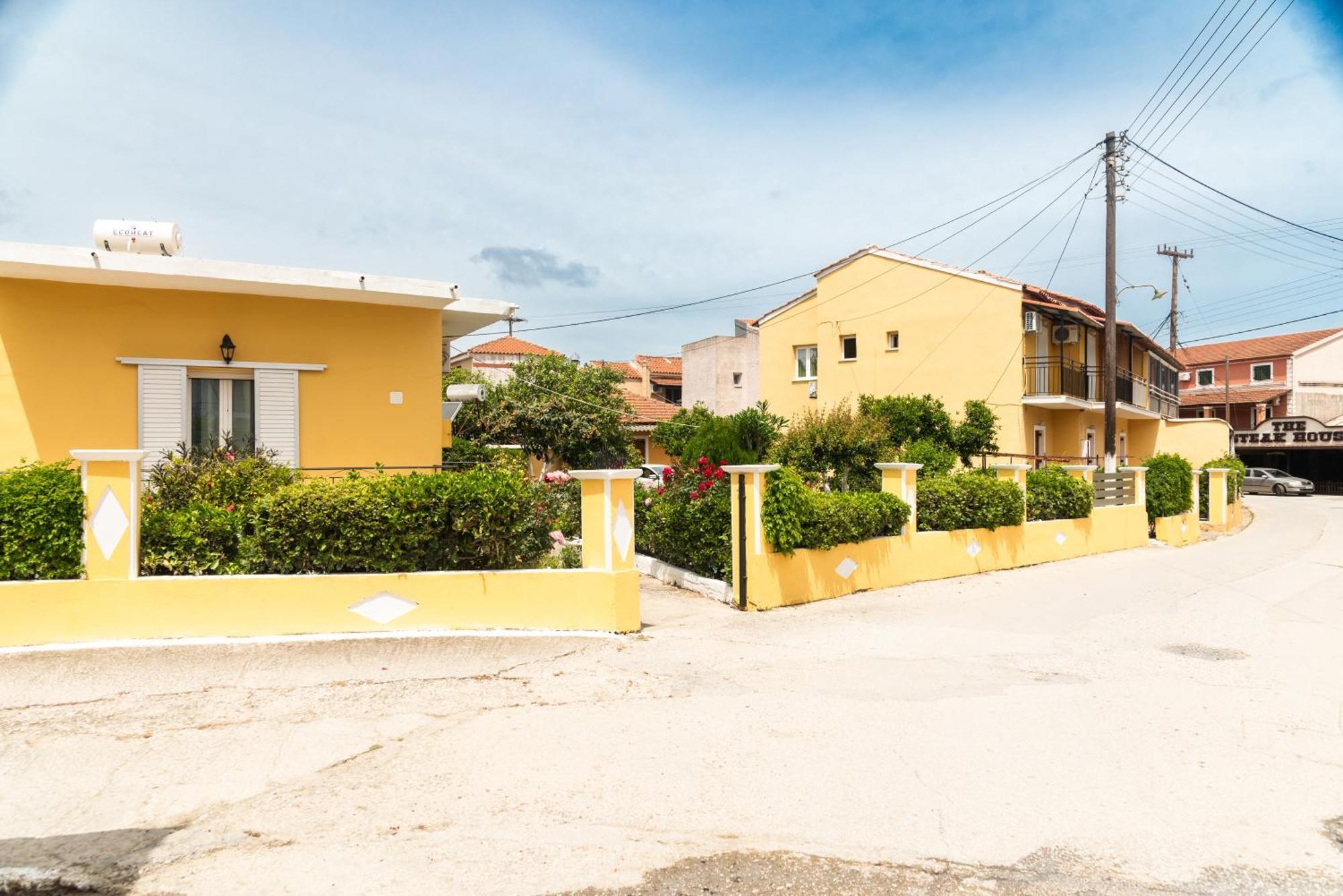 Kates apartments Kavos Bagian luar foto