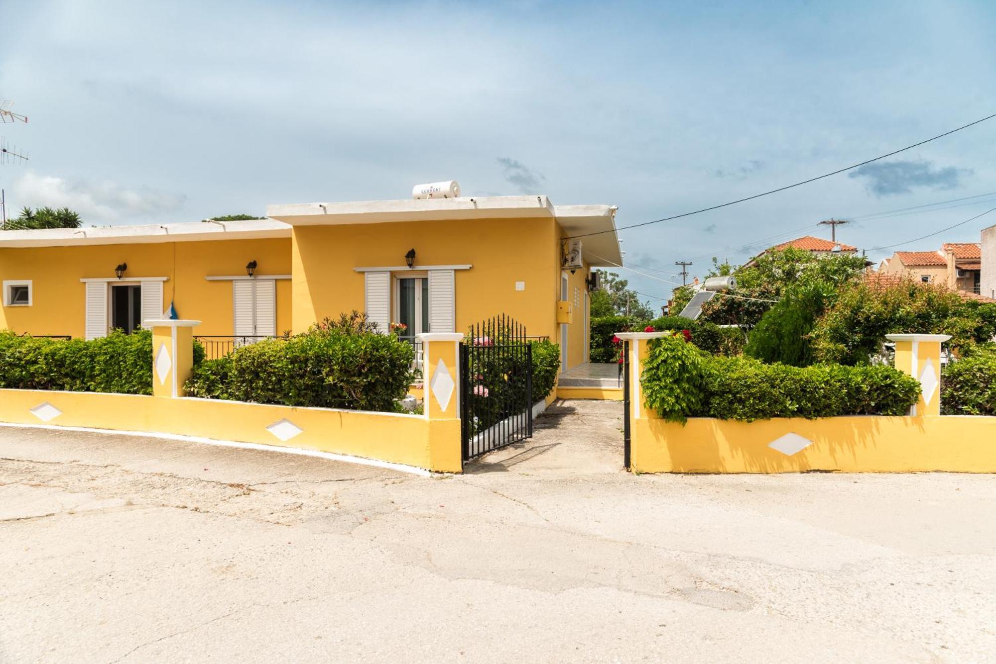 Kates apartments Kavos Bagian luar foto