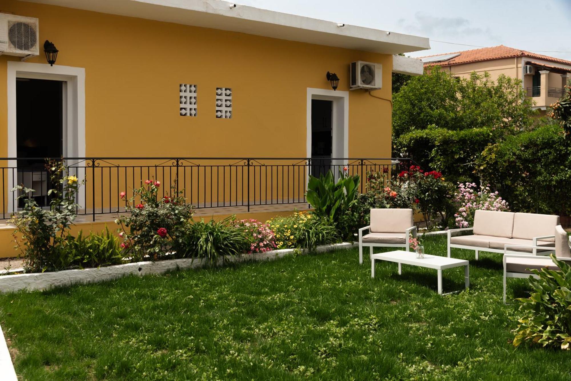 Kates apartments Kavos Bagian luar foto