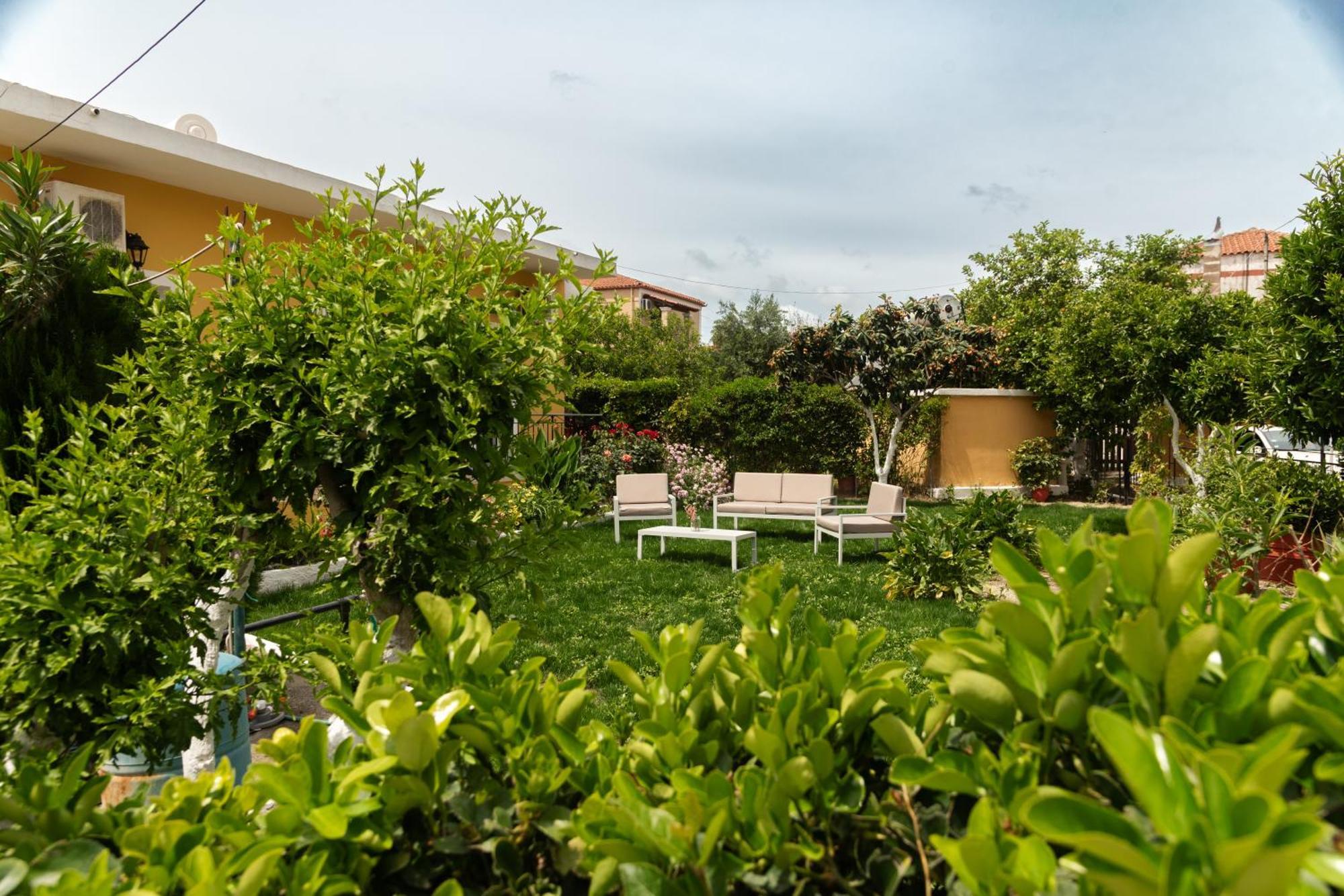 Kates apartments Kavos Bagian luar foto